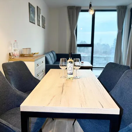 Azure Coast Horizon - Free Parking