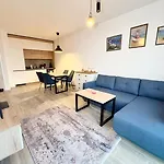Azure Coast Horizon - Free Parking Appartamento