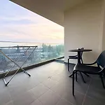 Appartamento Azure Coast Horizon - Free Parking *